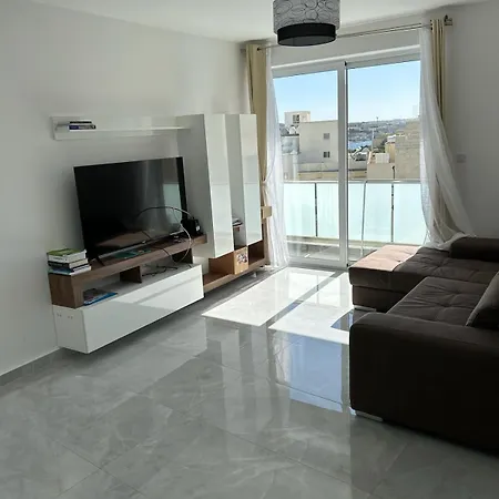 Apartment Bright 2 Bedroom Flat In Sliema! *