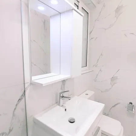 Bright 2 Bedroom Flat In Sliema!