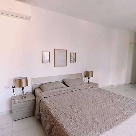 Bright 2 Bedroom Flat In Sliema! * Sliema