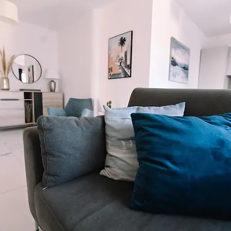 Bright 2 Bedroom Flat In Sliema! アパート *