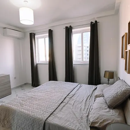 Lägenhet Bright 2 Bedroom Flat In Sliema! Sliema