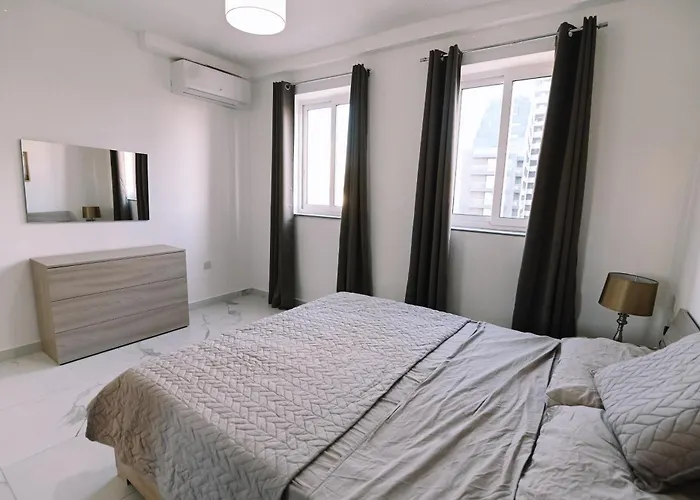 Bright 2 Bedroom Flat In Sliema! Apartment Sliema