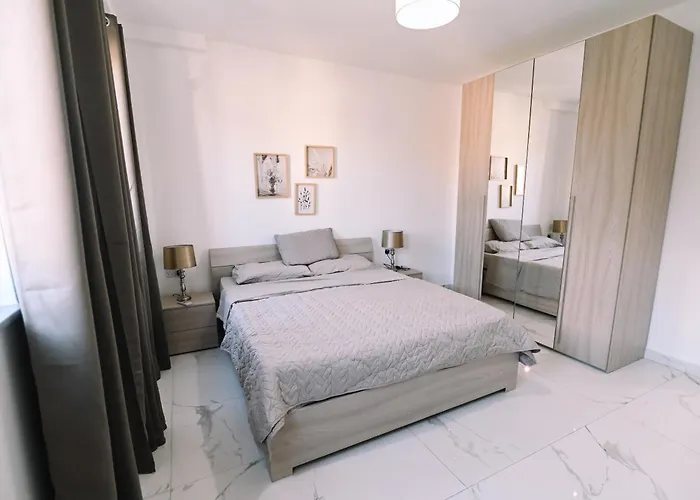 Bright 2 Bedroom Flat In Sliema! Apartment