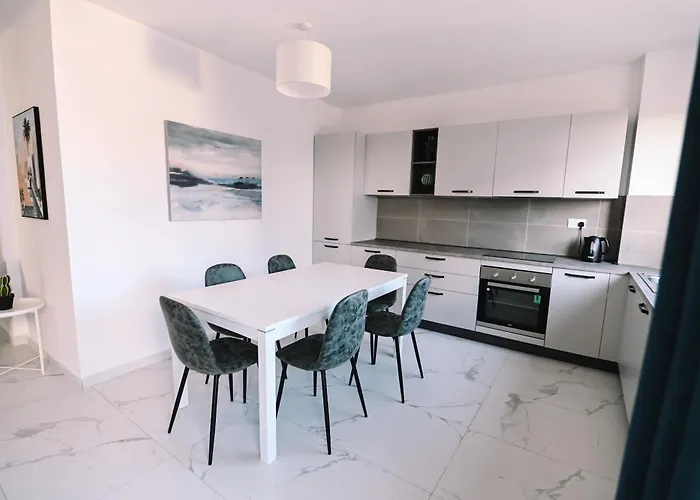 Bright 2 Bedroom Flat In Sliema! Sliema