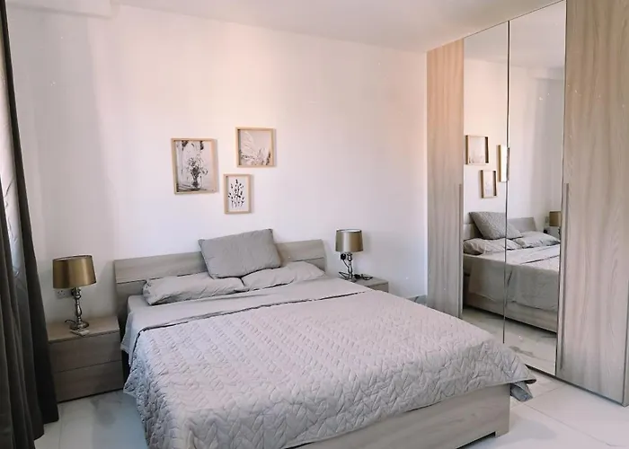 Apartment Bright 2 Bedroom Flat In Sliema! *