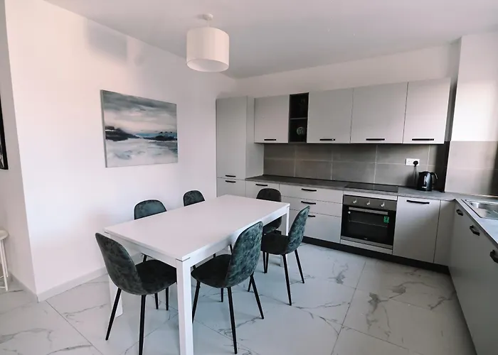 Bright 2 Bedroom Flat In Sliema! Daire *