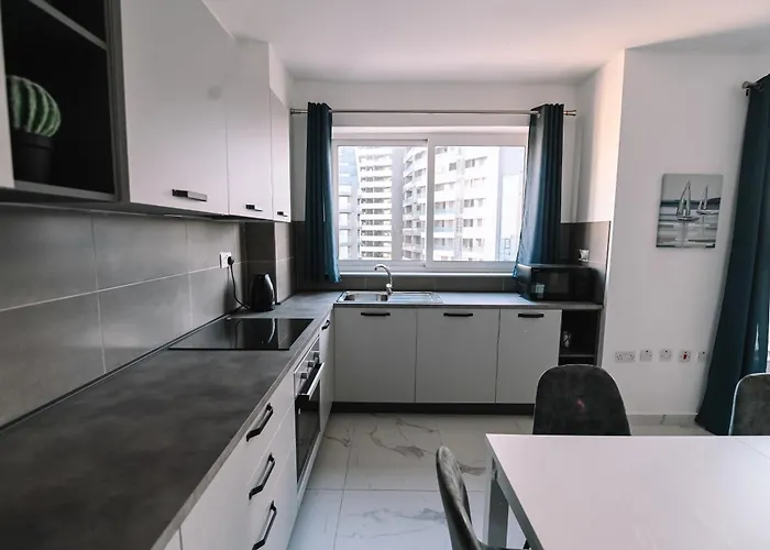 Apartment Bright 2 Bedroom Flat In Sliema! *