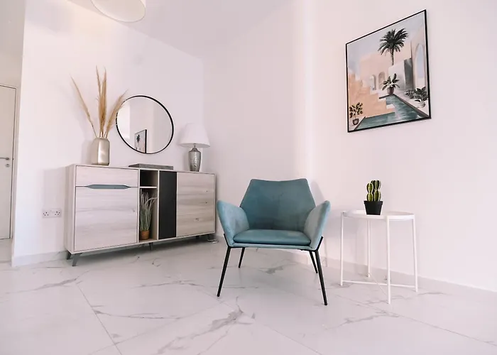 Apartment Bright 2 Bedroom Flat In Sliema!