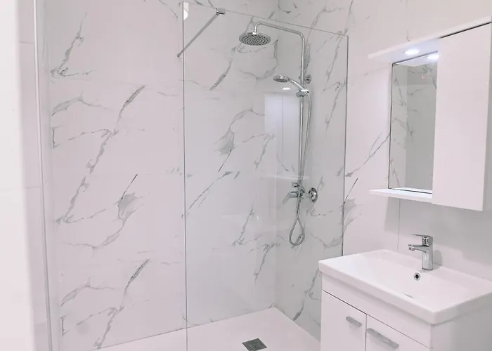 Bright 2 Bedroom Flat In Sliema! * Sliema