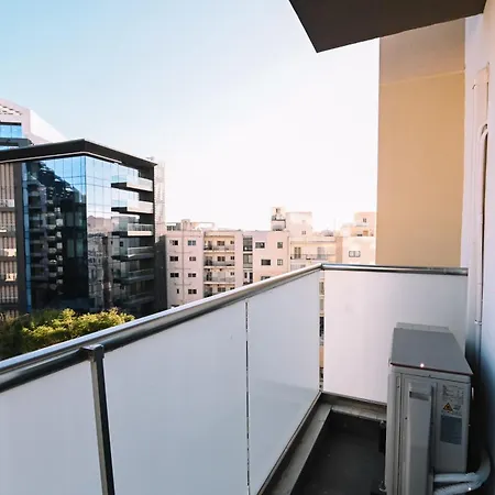 Bright 2 Bedroom Flat In Sliema! Apartman