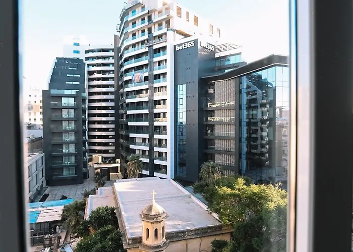 Bright 2 Bedroom Flat In Sliema! شقة سليمة